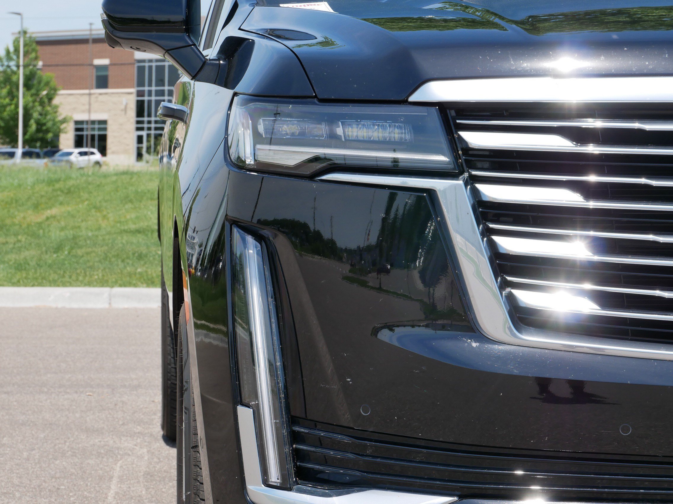 Certified 2024 Cadillac Escalade ESV Premium Luxury Platinum AWD/4WD image 17