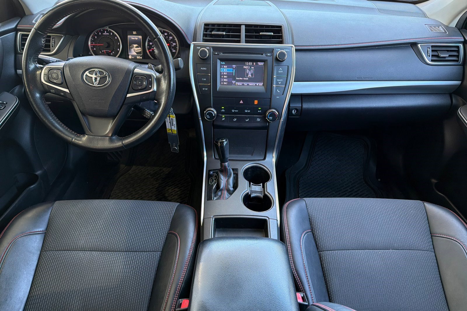 Used 2016 Toyota Camry SE FWD image 17