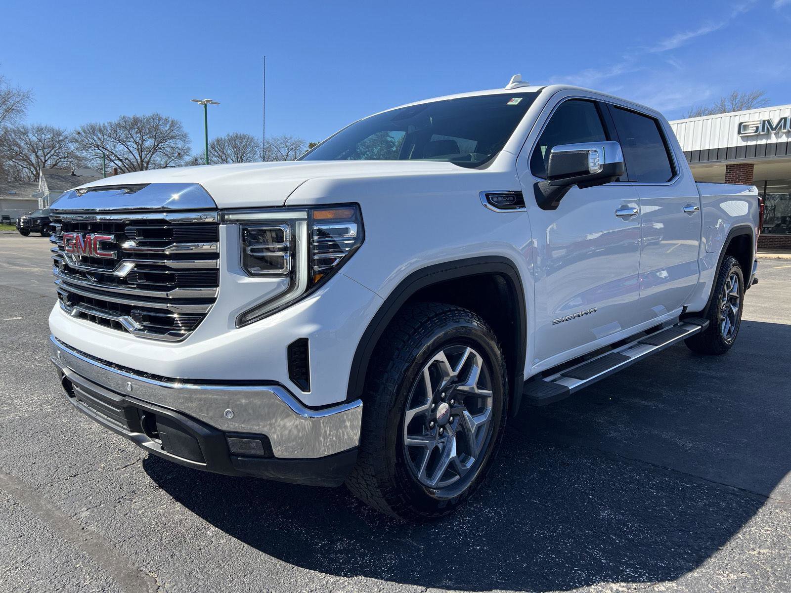 New 2026 GMC Sierra 1500 SLT w/ SLT Premium Plus Package image 13