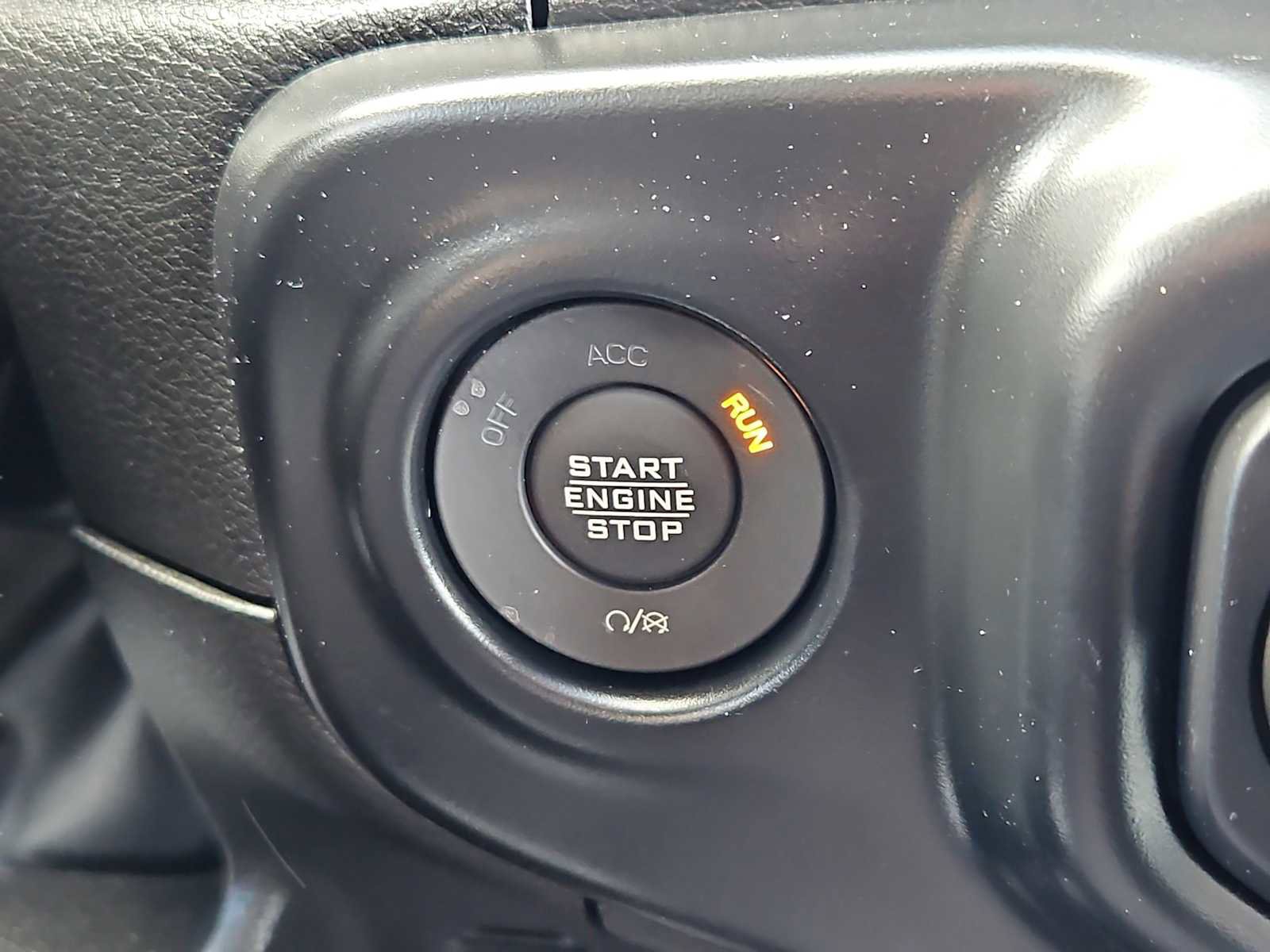 Used 2023 Jeep Wrangler Unlimited Sahara w/ Cold Weather Group AWD/4WD image 24