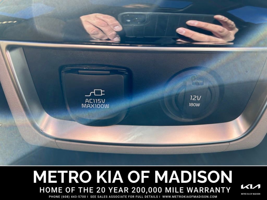 Used 2023 Kia Carnival SX Prestige image 39