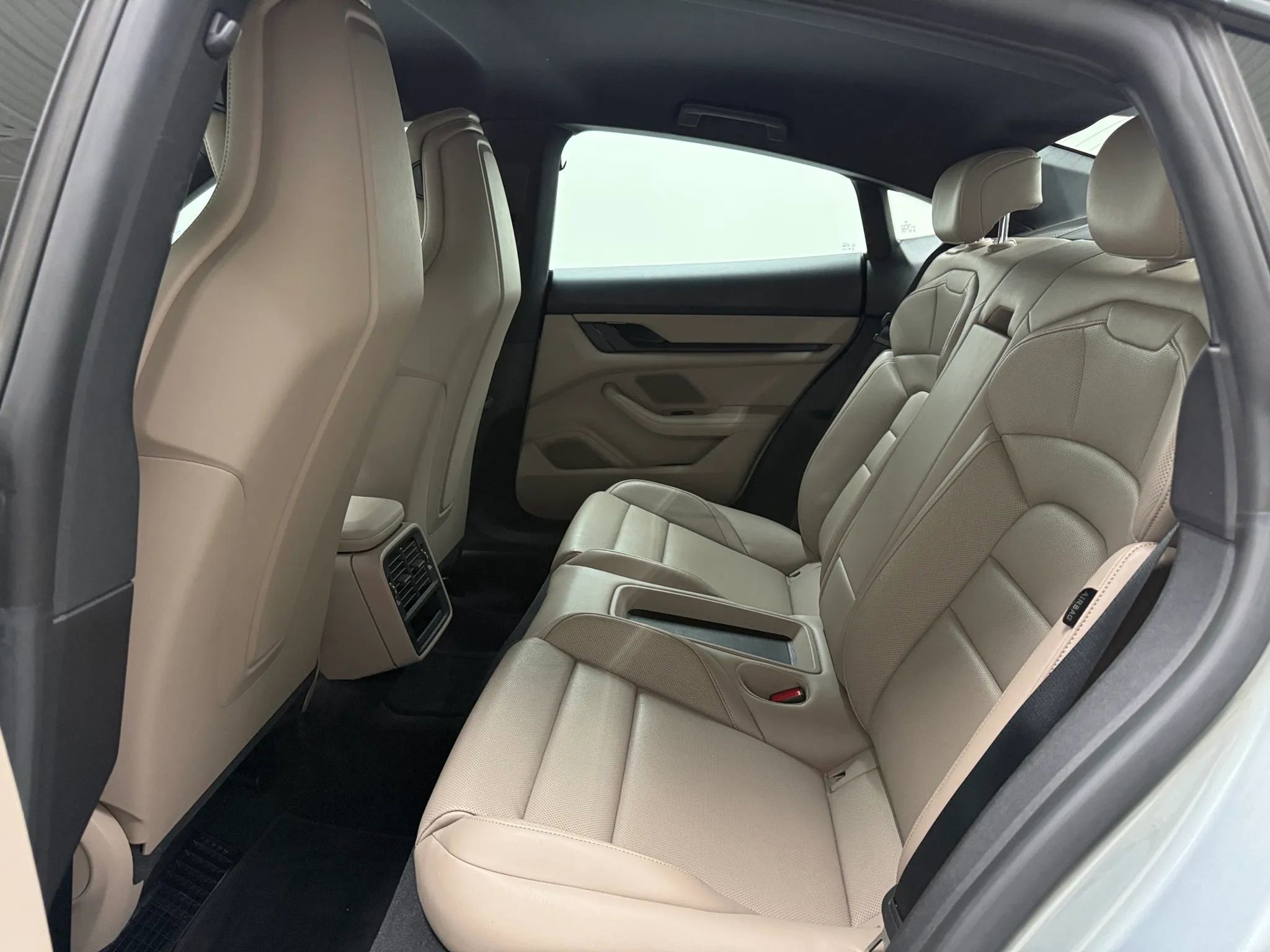 Used 2021 Porsche Taycan image 15