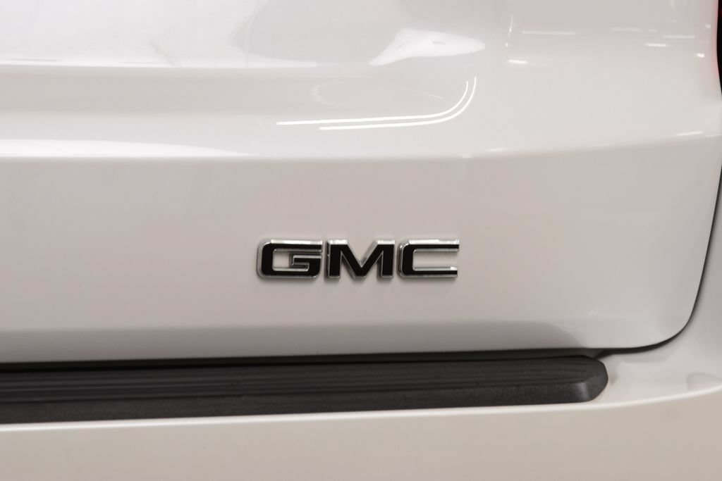 Used 2025 GMC Yukon XL Denali Ultimate w/ LPO, Floor Liner Package AWD/4WD image 24