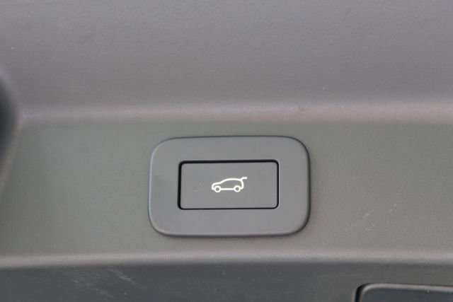 New 2026 Jaguar F-PACE R-Dynamic S image 23