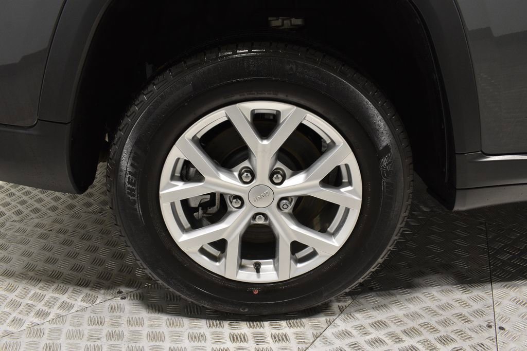 Used 2023 Jeep Grand Cherokee L Limited image 37