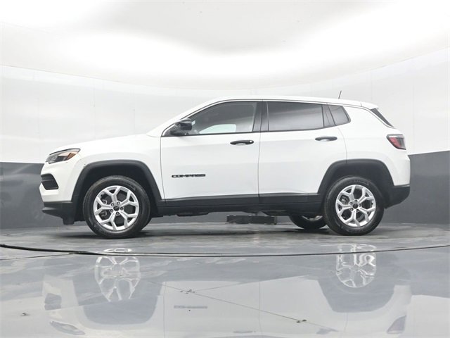 Used 2025 Jeep Compass Sport image 43