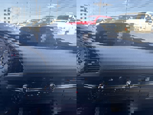 Used 2019 MAZDA MAZDA3 Hatchback w/ Preferred Package image 11