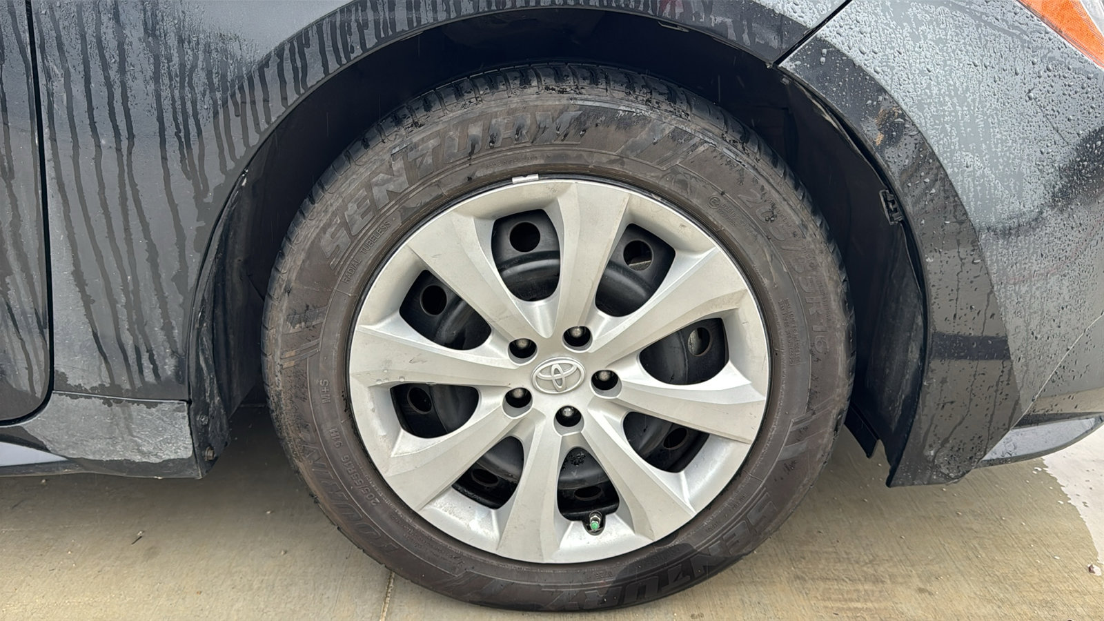 Used 2022 Toyota Corolla LE image 19