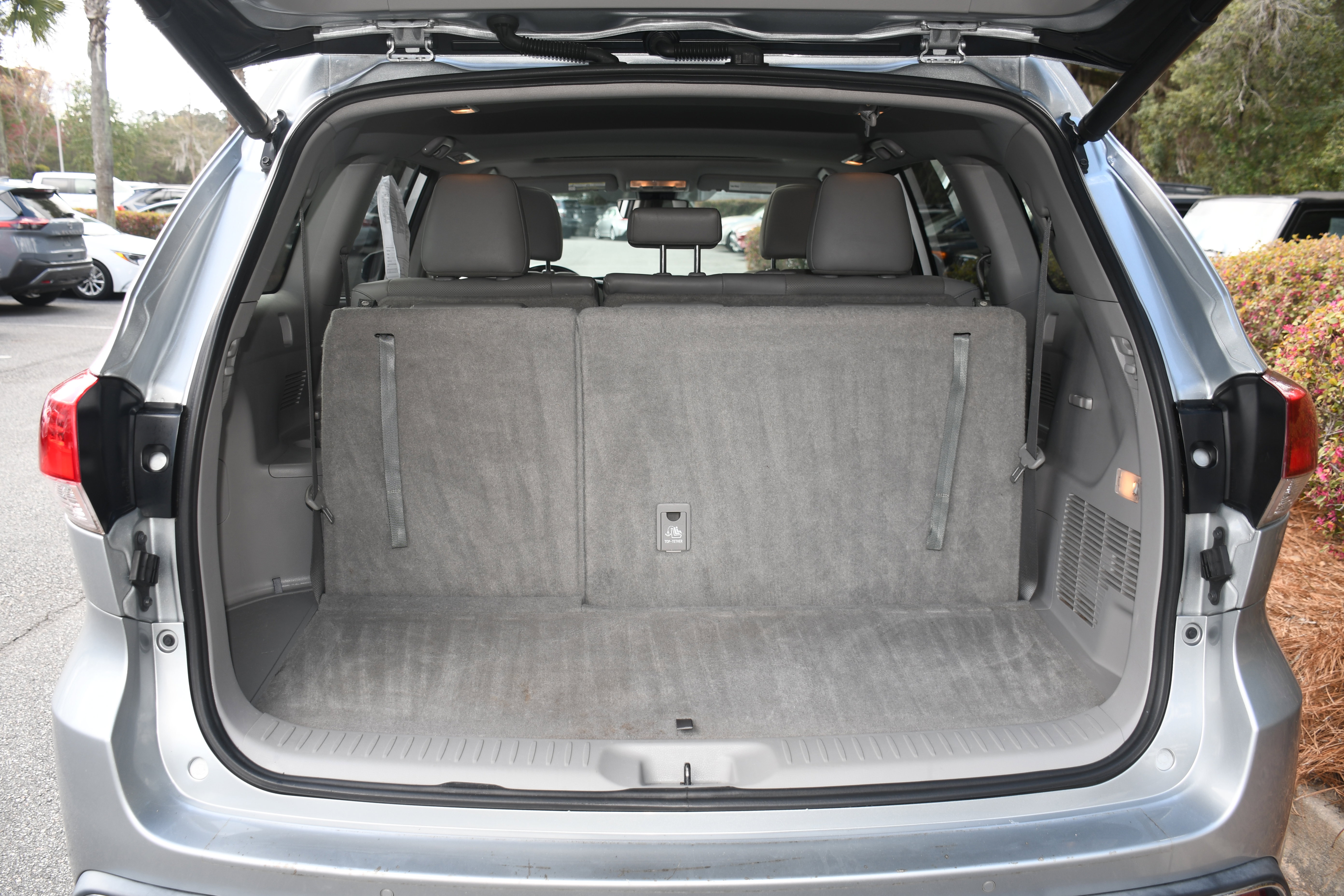 Used 2019 Toyota Highlander Limited FWD image 19