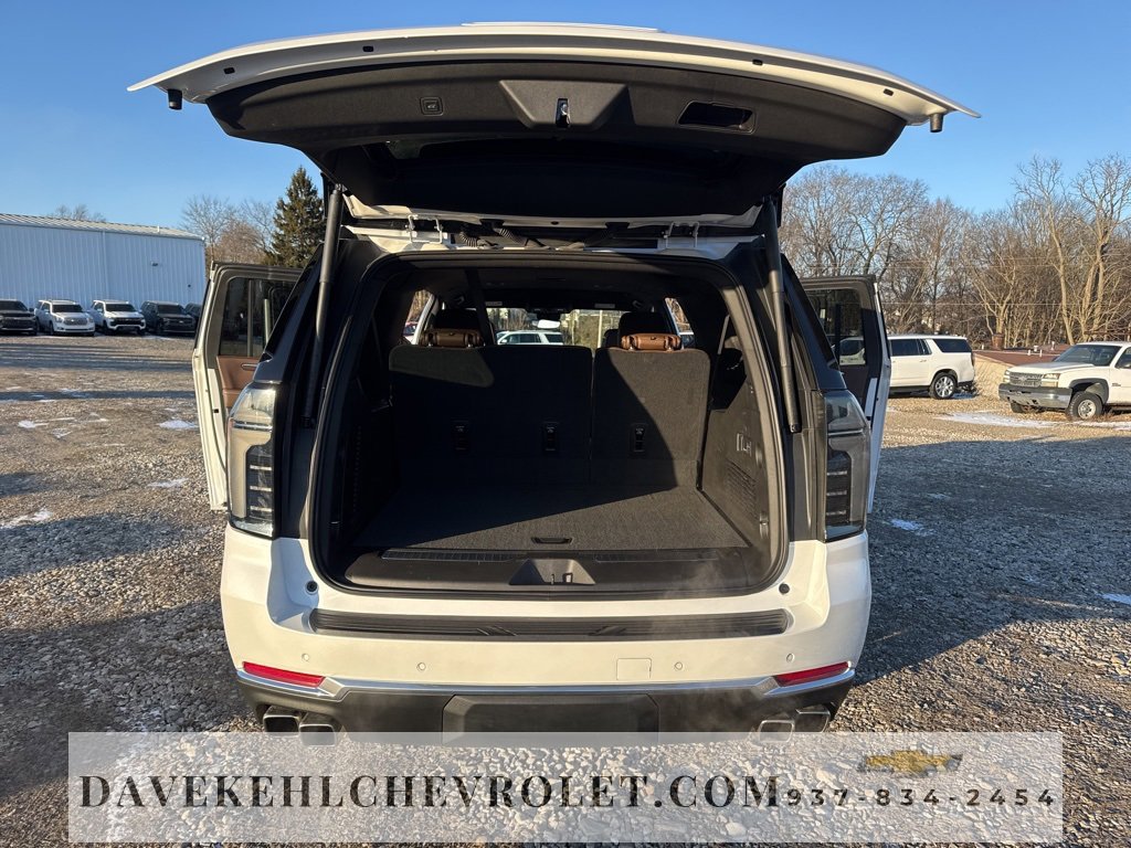 Certified 2025 Chevrolet Suburban High Country image 32