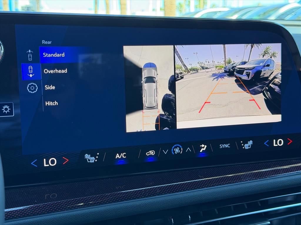 New 2026 Chevrolet Traverse Z71 w/ Driver Confidence Package image 12