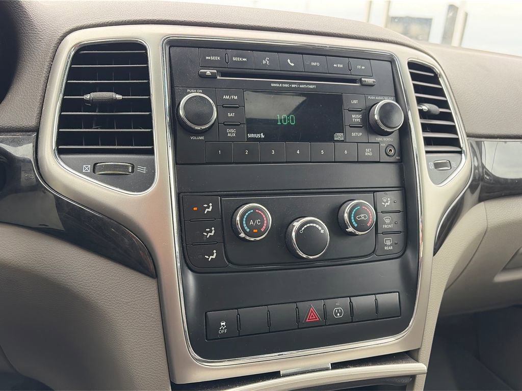 Used 2013 Jeep Grand Cherokee Laredo w/ Laredo E Group AWD/4WD image 20