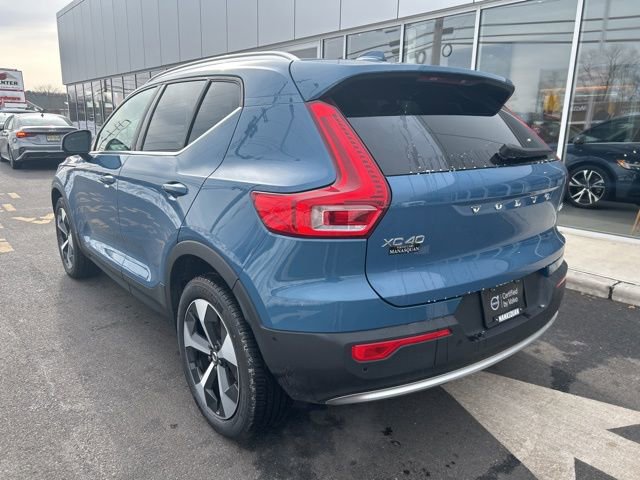 Certified 2025 Volvo XC40 B5 Plus AWD/4WD image 3