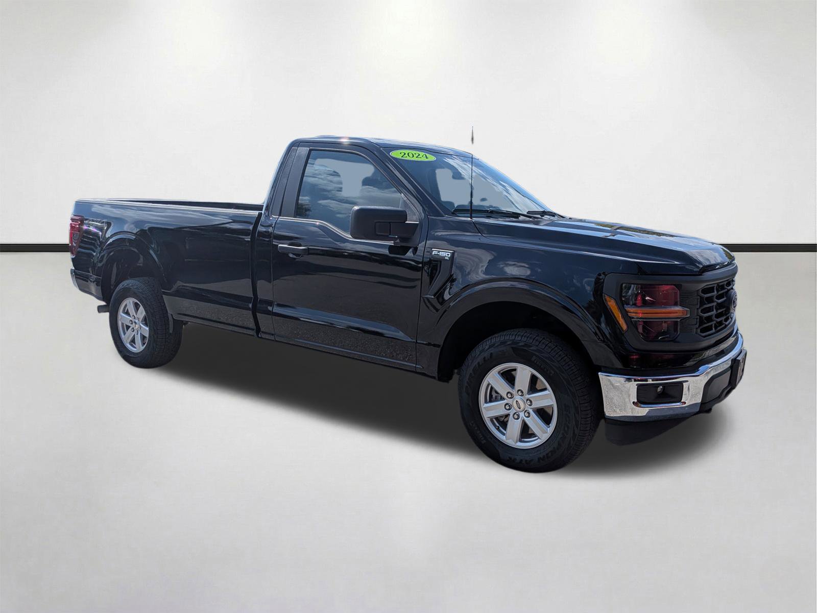 Used 2024 Ford F150 XL w/ Equipment Group 103A High AWD/4WD image 2