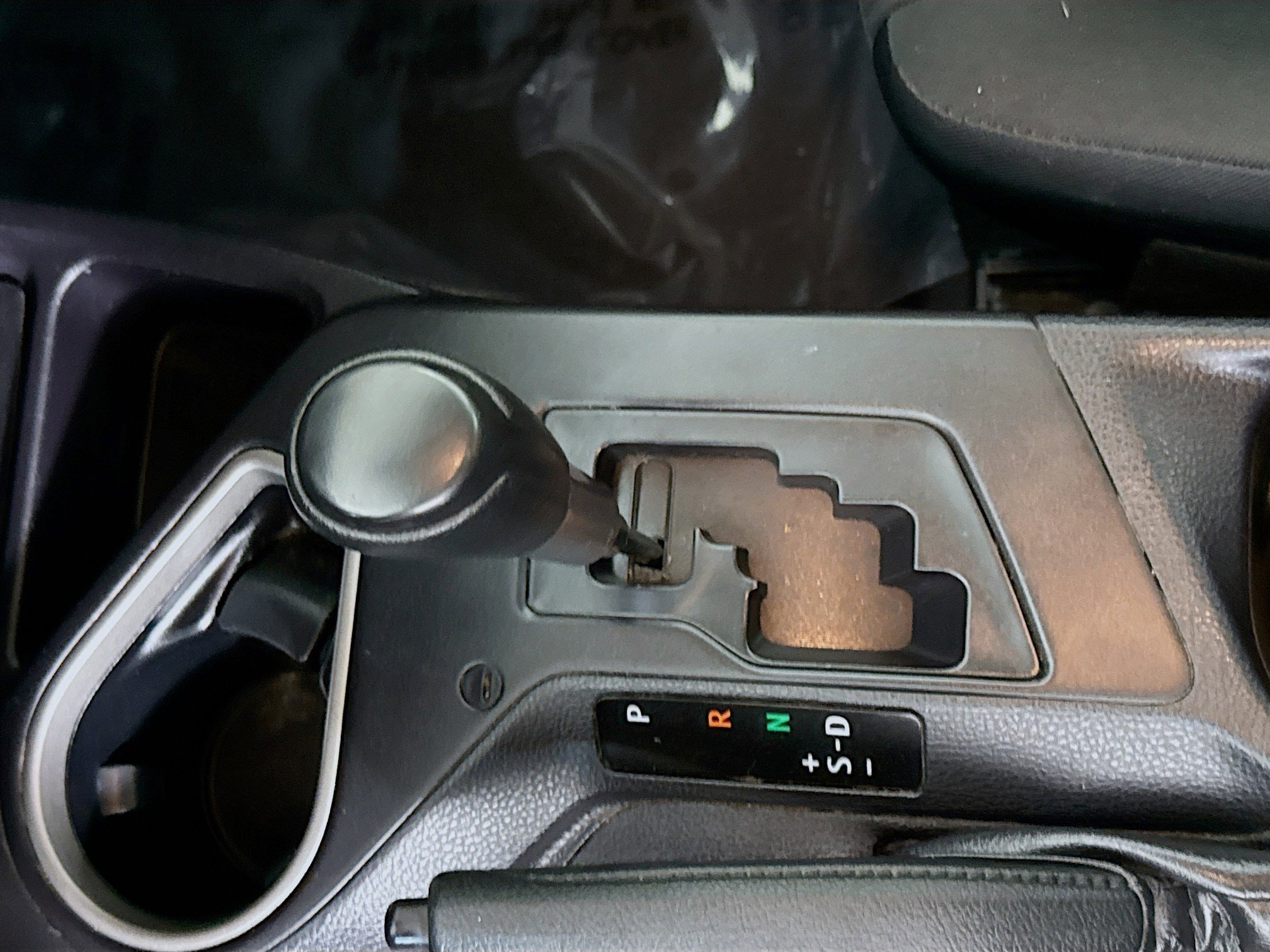 Used 2018 Toyota RAV4 LE image 20