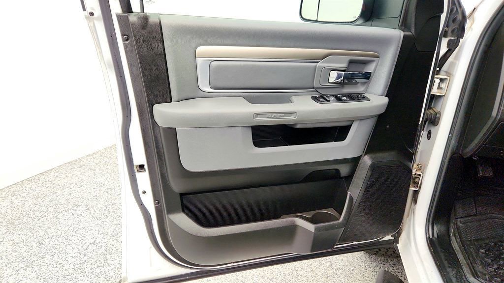 Used 2019 RAM 1500 Classic SLT AWD/4WD image 10