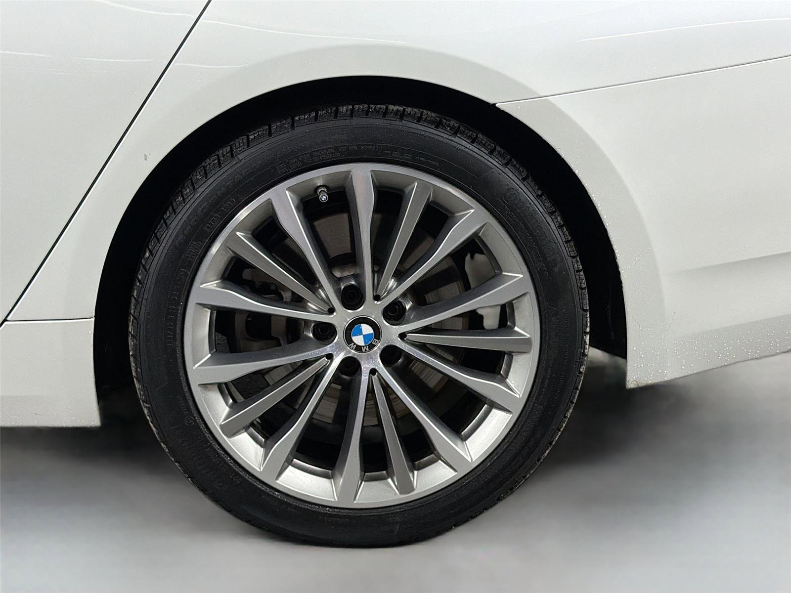 Certified 2023 BMW 540i w/ Executive Package RWD image 28