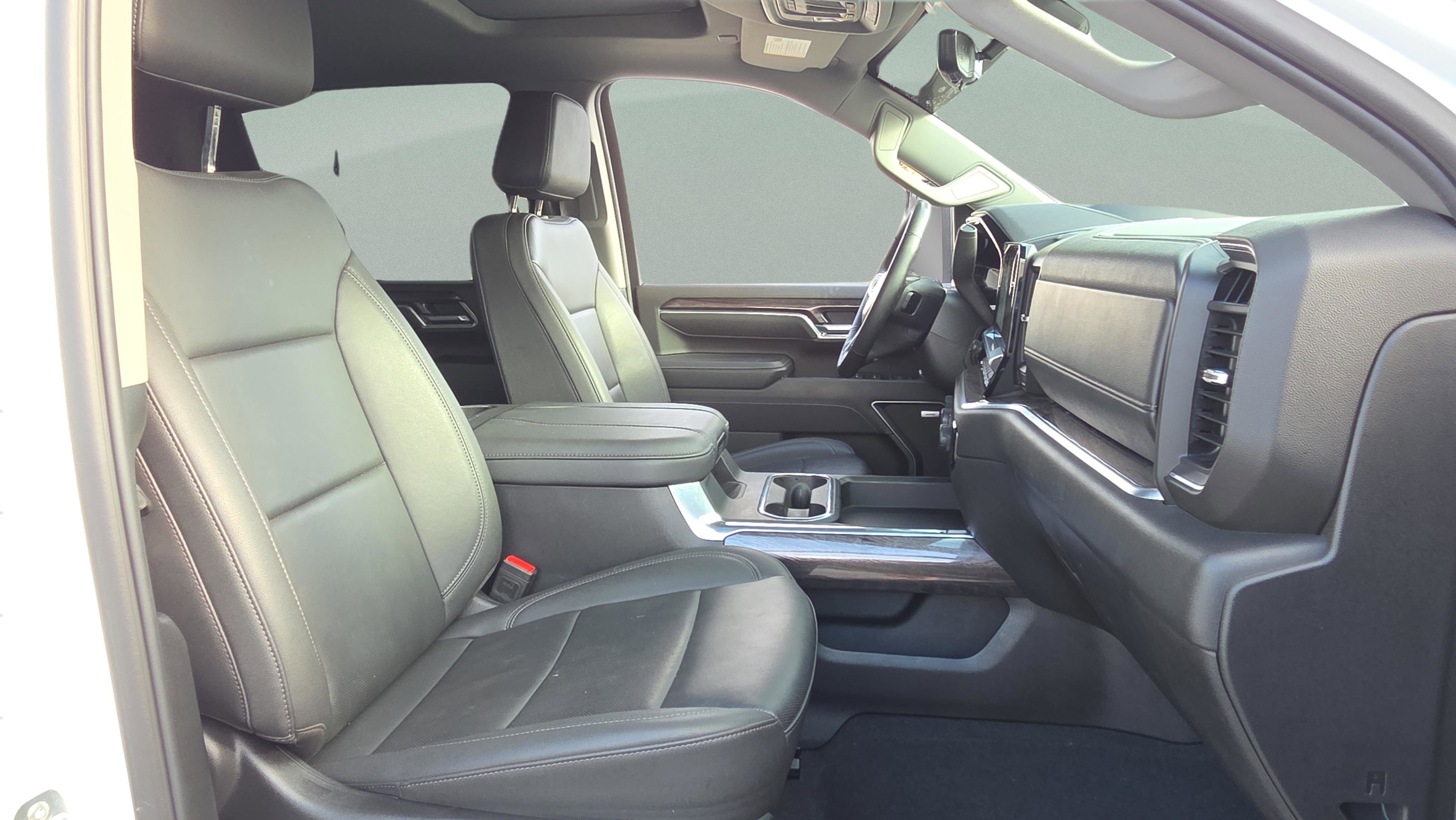 Used 2025 Chevrolet Silverado 2500 LTZ w/ LTZ Premium Package image 20