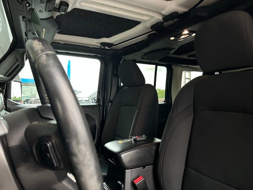 Used 2023 Jeep Wrangler Unlimited Sport AWD/4WD image 13