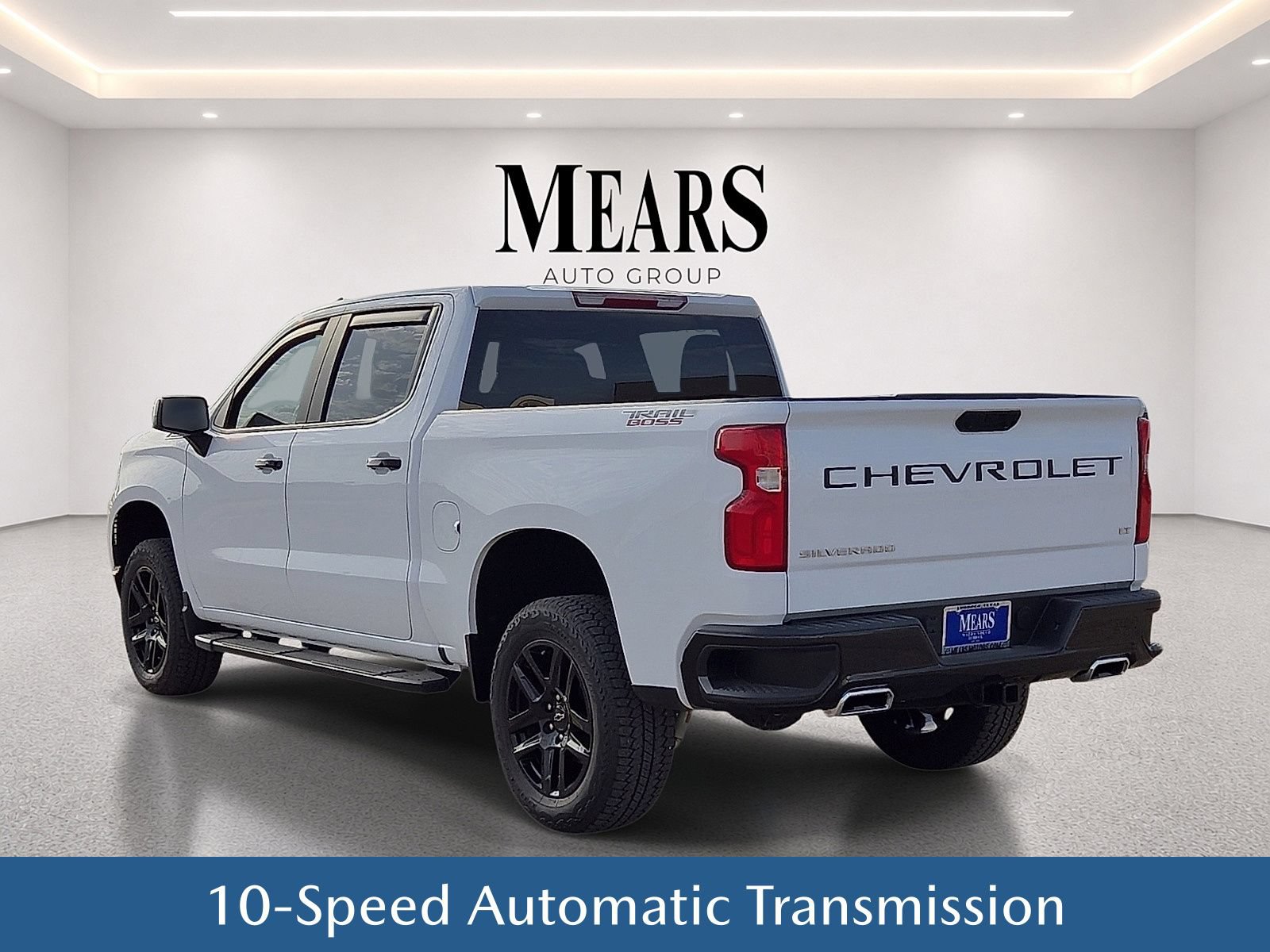 Used 2025 Chevrolet Silverado 1500 LT Trail Boss w/ LPO, Dark Essentials Package AWD/4WD image 4