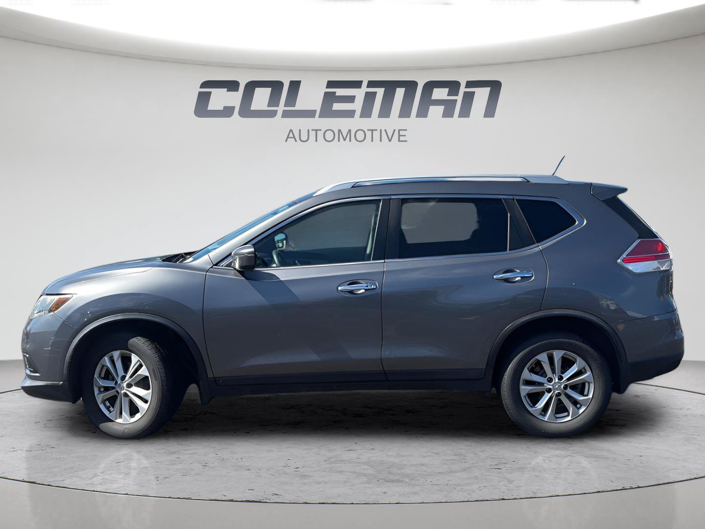 Used 2016 Nissan Rogue SV AWD/4WD image 2