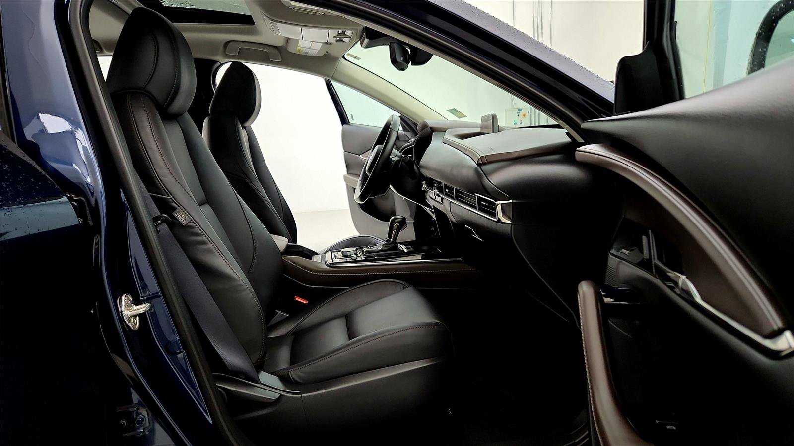 Used 2022 MAZDA CX-30 2.5 Turbo w/ Premium Plus Pkg image 17