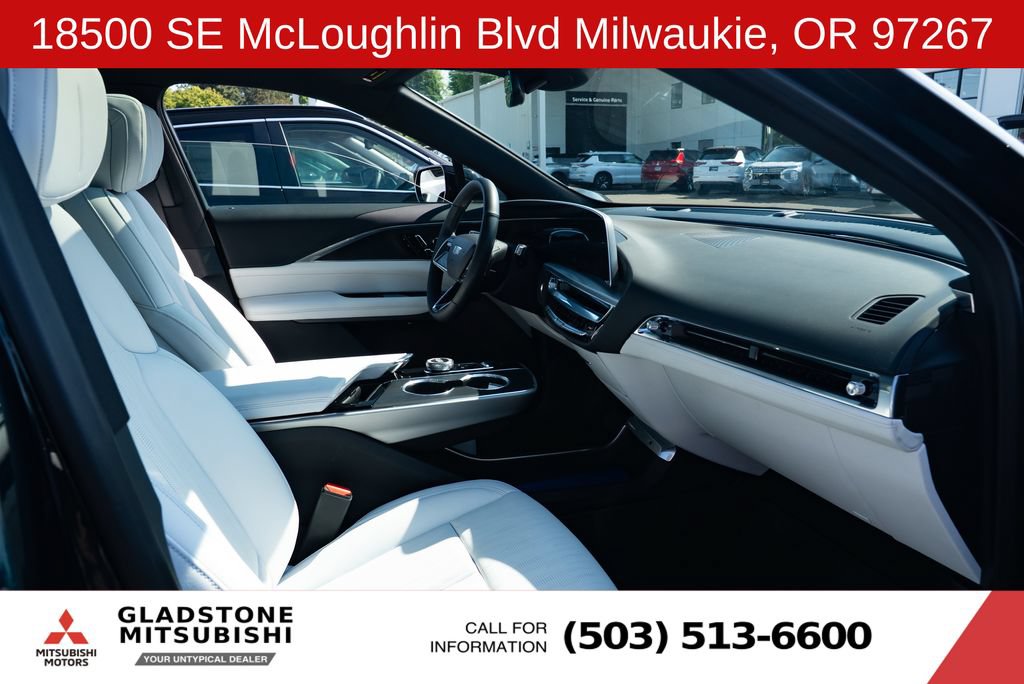 Used 2024 Cadillac Lyriq Luxury AWD/4WD image 27