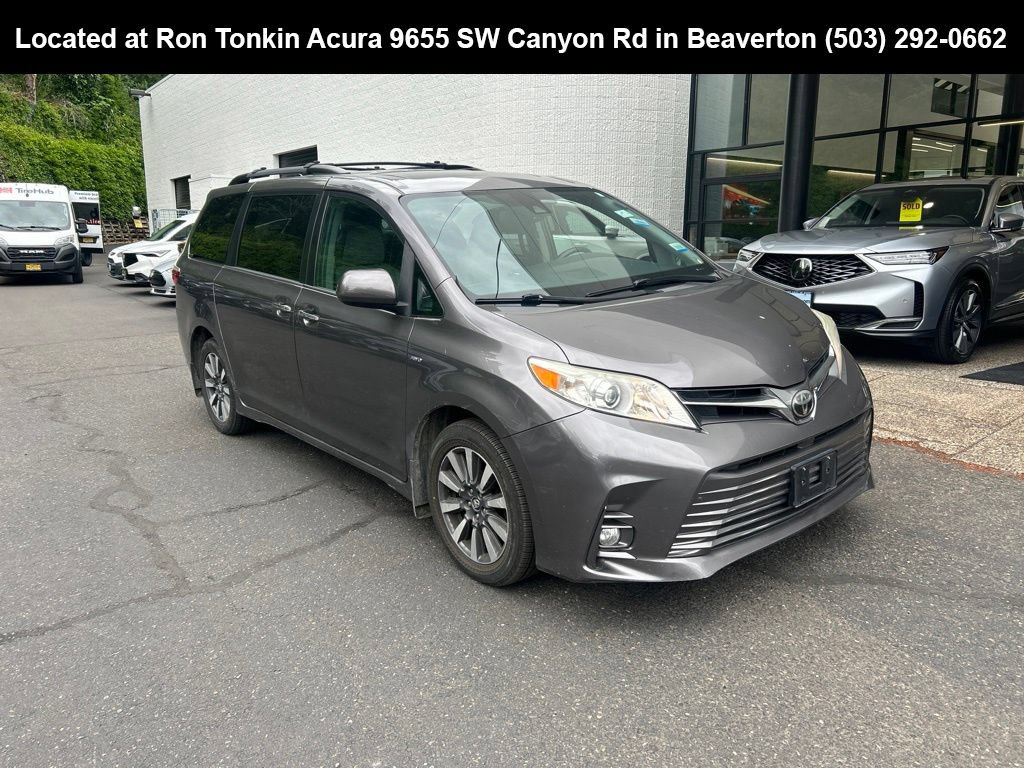Used 2018 Toyota Sienna XLE