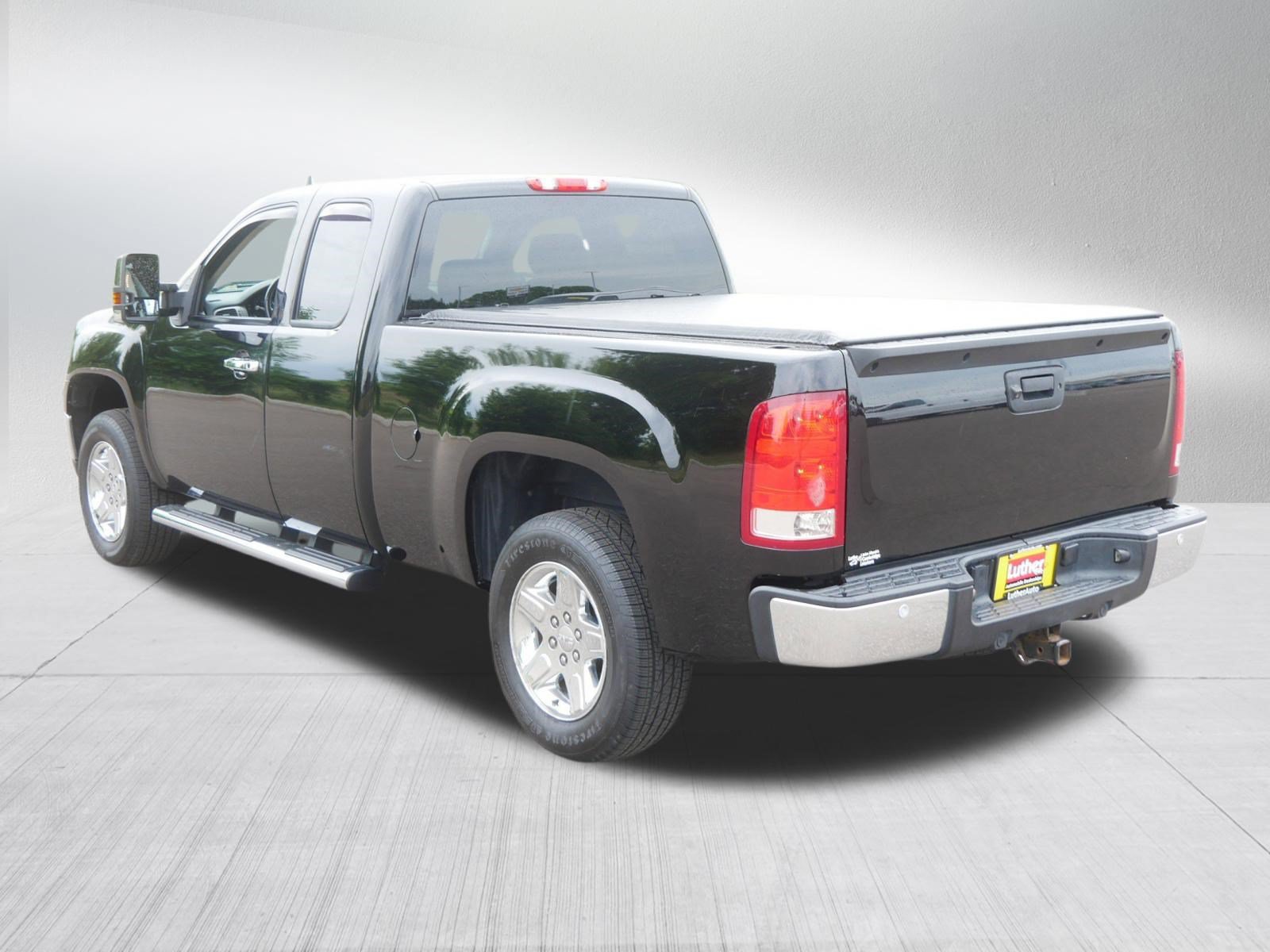 Used 2011 GMC Sierra 1500 SLT w/ All-Terrain Package AWD/4WD image 5