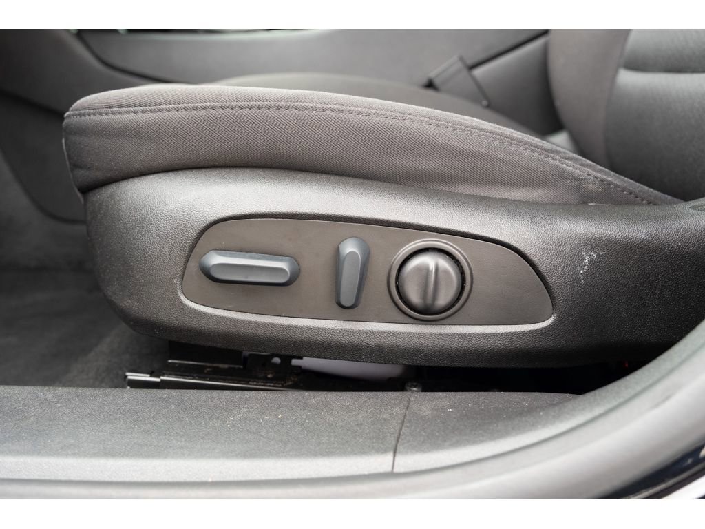 Used 2022 Chevrolet Malibu RS image 9