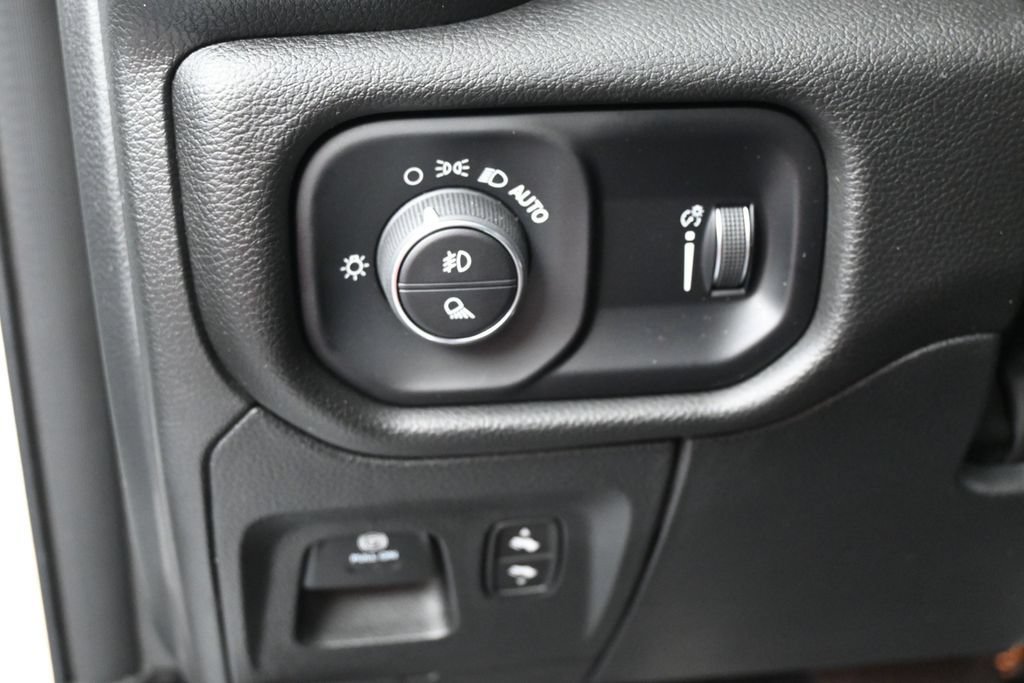 Used 2025 RAM 1500 Big Horn AWD/4WD image 16