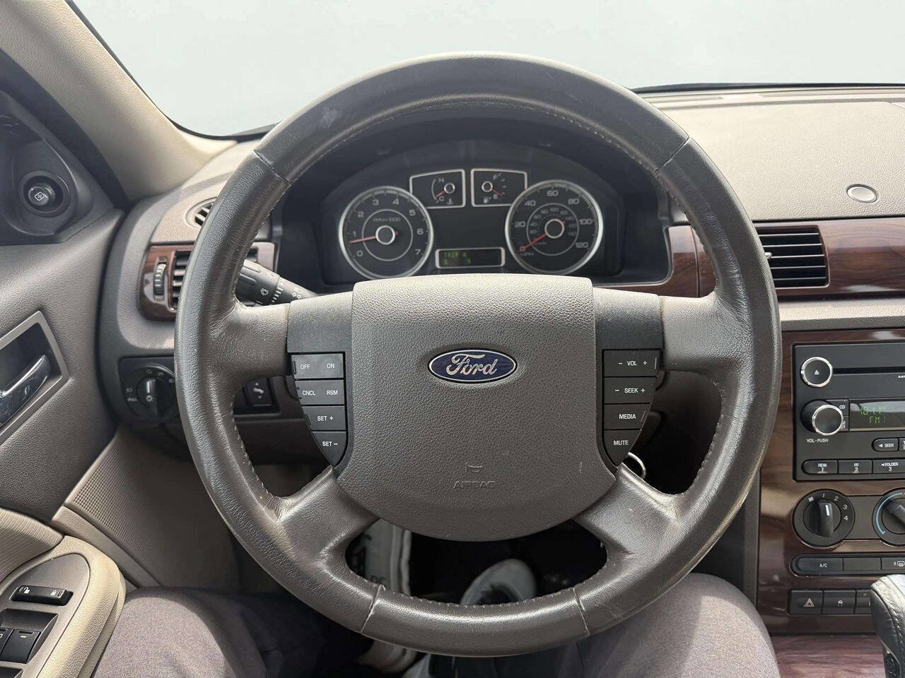 Used 2008 Ford Taurus SEL image 14