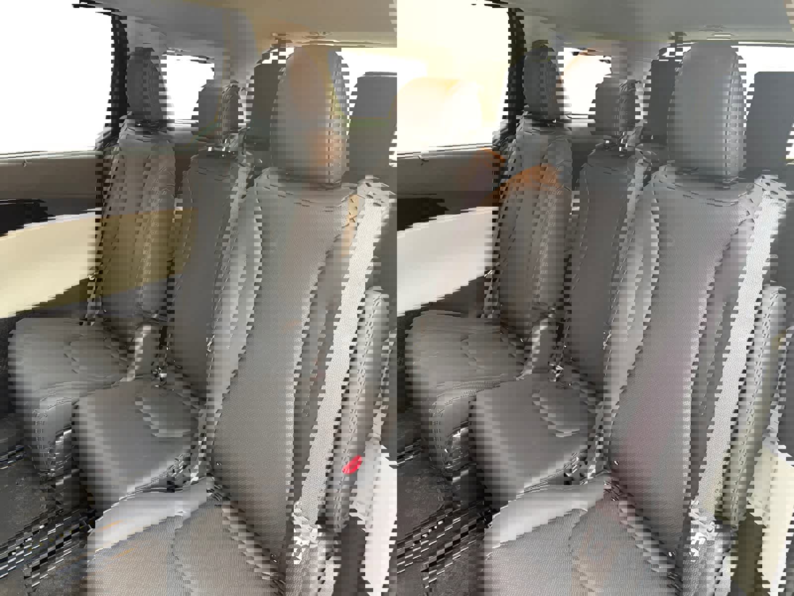 Used 2024 Kia Carnival EX image 13