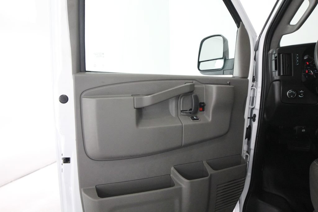 Used 2021 GMC Savana 2500 w/ Driver Convenience Package RWD image 28