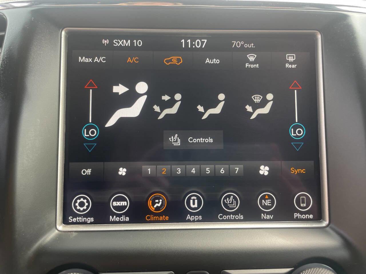Used 2018 Jeep Grand Cherokee Limited image 39