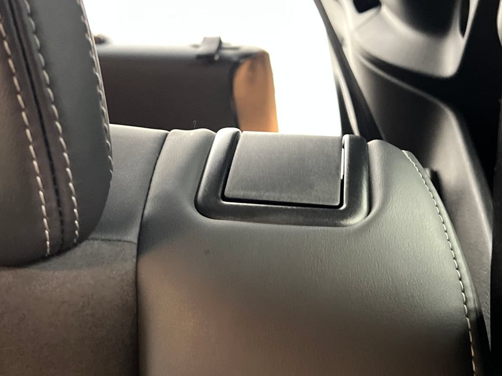 Used 2024 Mitsubishi Outlander SE AWD/4WD image 19