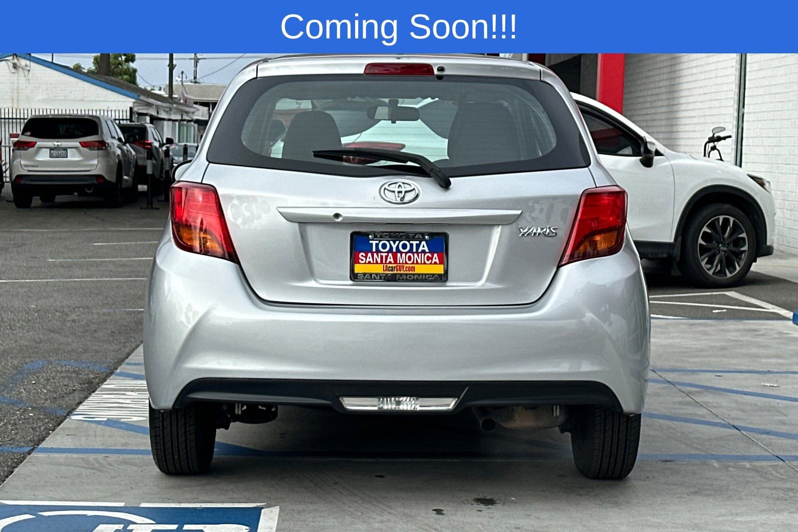 Used 2015 Toyota Yaris L image 5