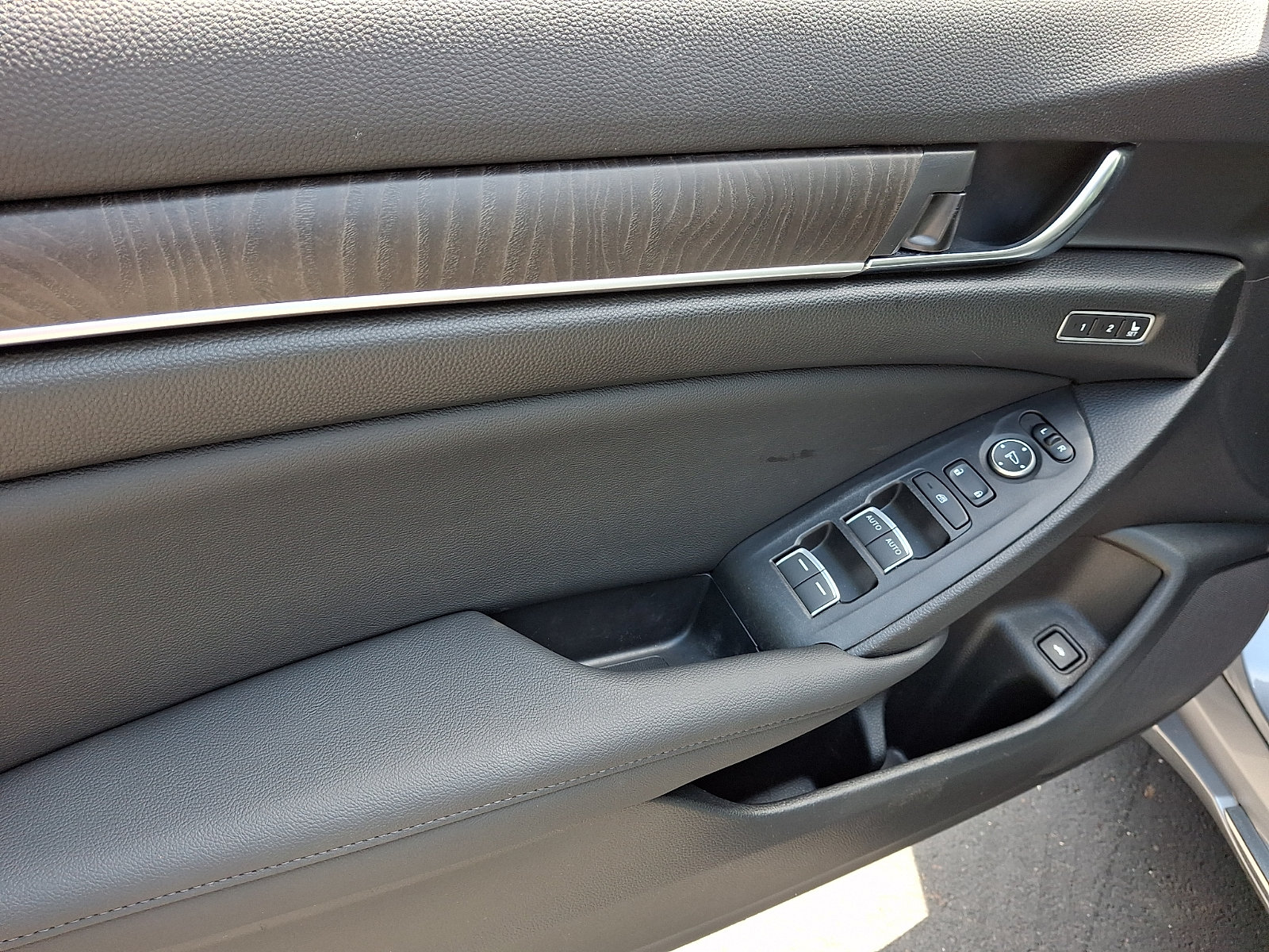 Used 2021 Honda Accord EX-L image 12