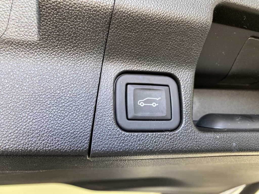 Used 2023 GMC Acadia SLE w/ Driver Convenience Package AWD/4WD image 9