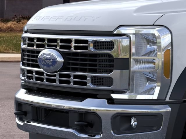 New 2026 Ford F550 4x4 Crew Cab image 17