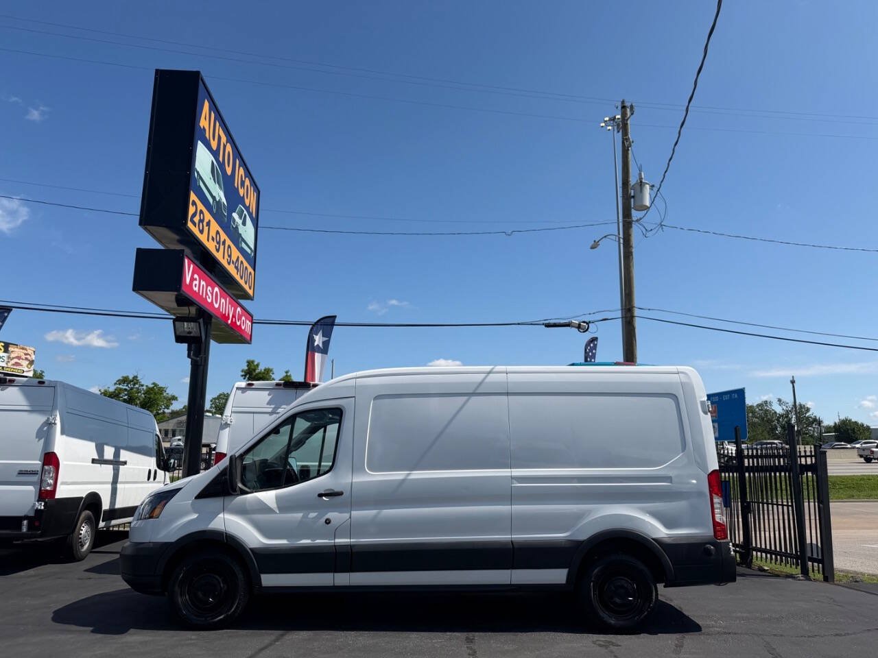 Used 2015 Ford Transit 150 148 Medium Roof RWD image 4
