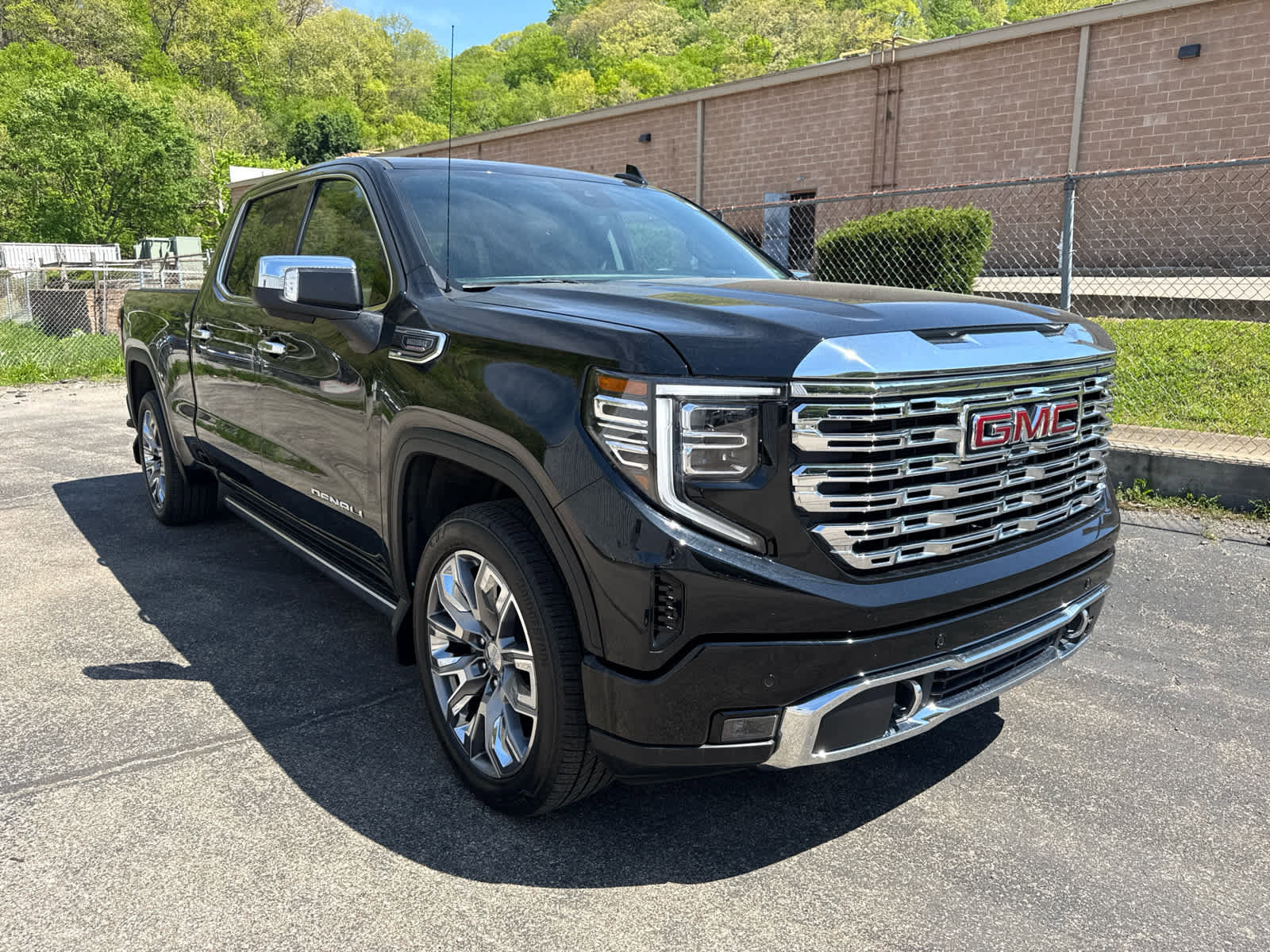 Used 2024 GMC Sierra 1500 Denali w/ Denali Reserve Package AWD/4WD image 12