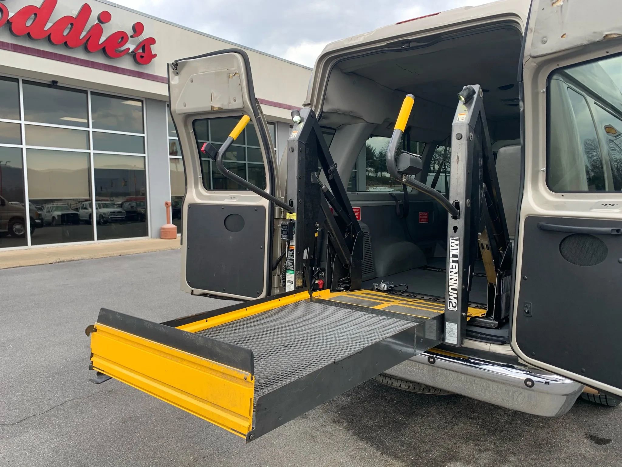 Used 2007 Ford E-350 and Econoline 350 XL image 35