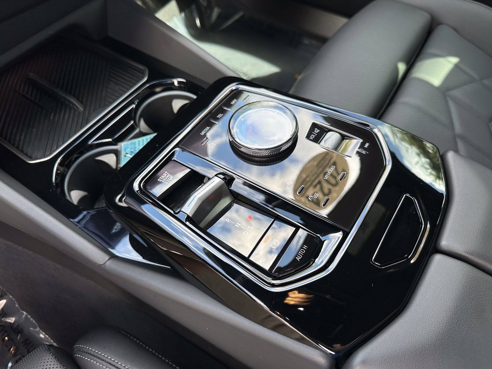 Certified 2024 BMW 530i w/ M Sport Package RWD image 28