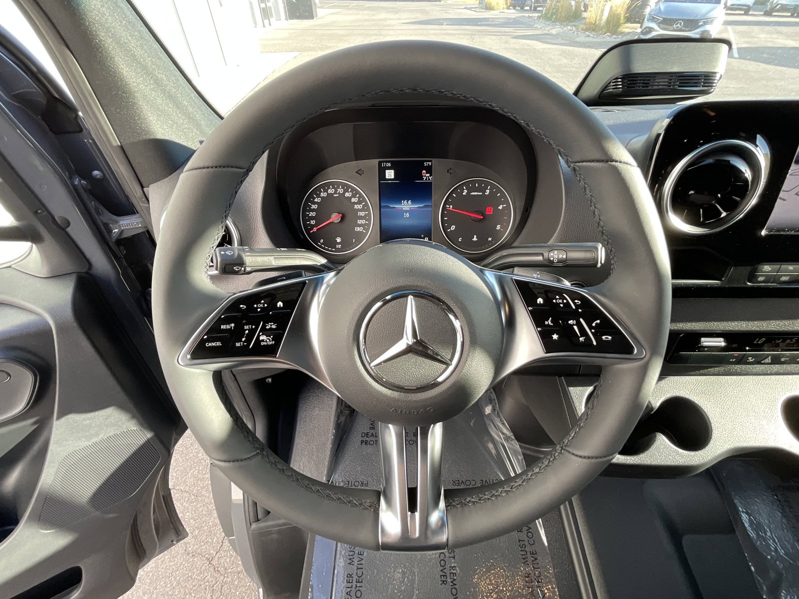 Used 2025 Mercedes-Benz Sprinter 2500 image 20