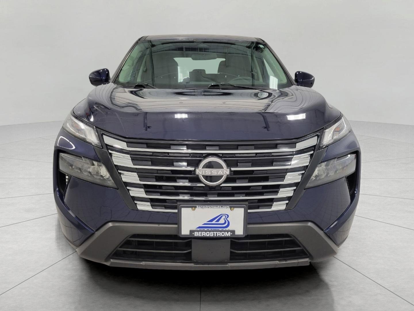 Used 2025 Nissan Rogue SV image 14