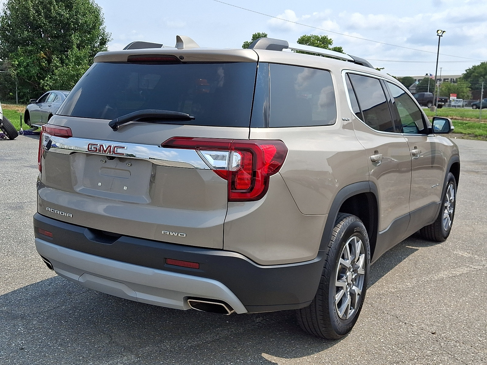 Used 2022 GMC Acadia SLT w/ Preferred Package AWD/4WD image 6