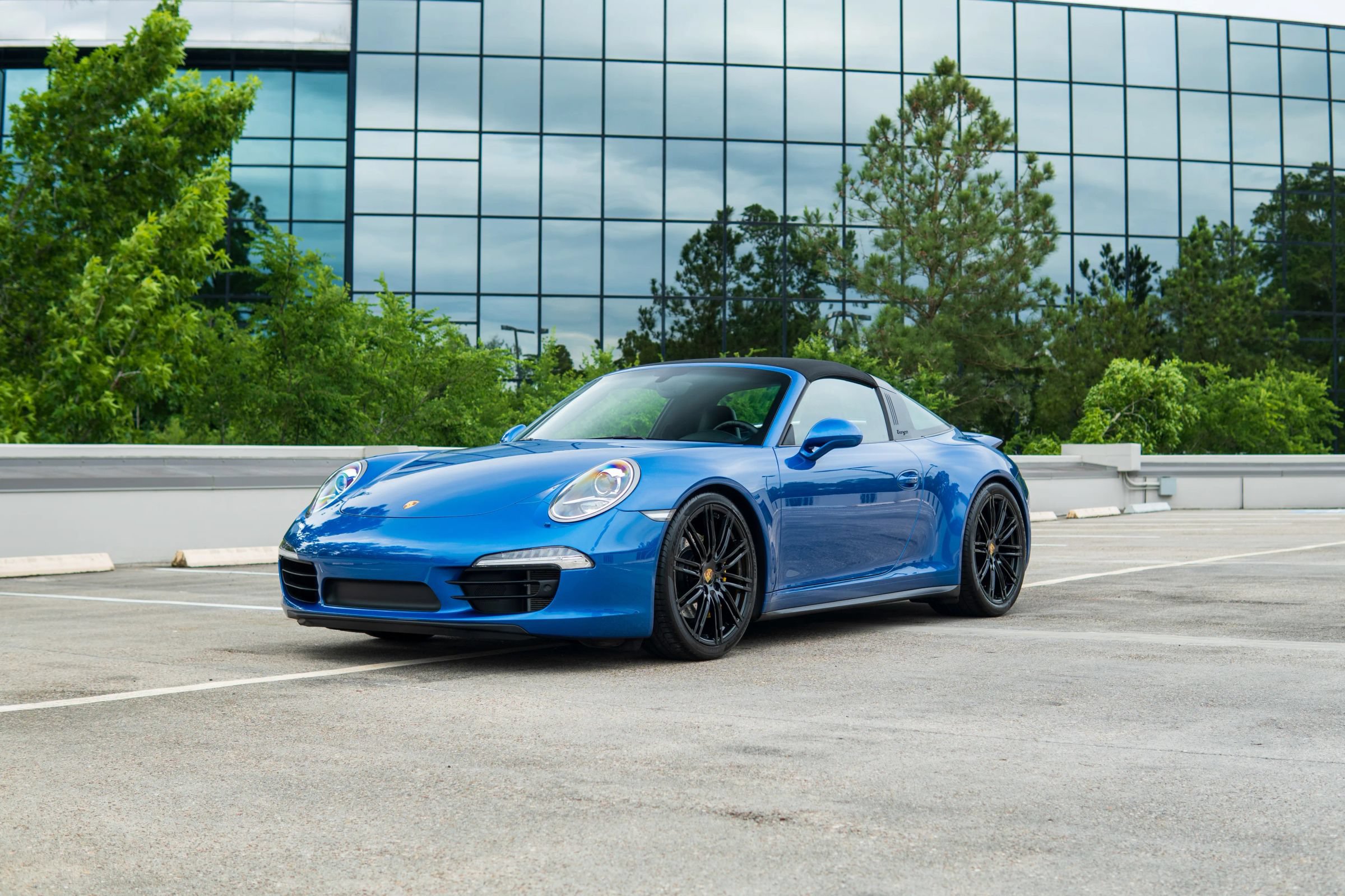 Used 2015 Porsche 911 Targa 4S w/ Sport Chrono Package AWD/4WD image 3