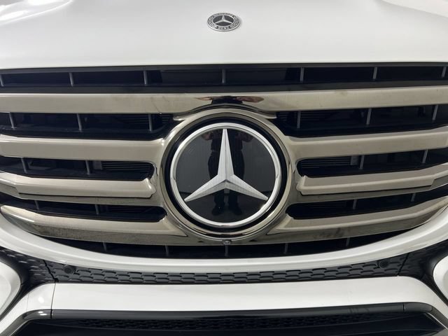Used 2025 Mercedes-Benz GLS 450 4MATIC image 32