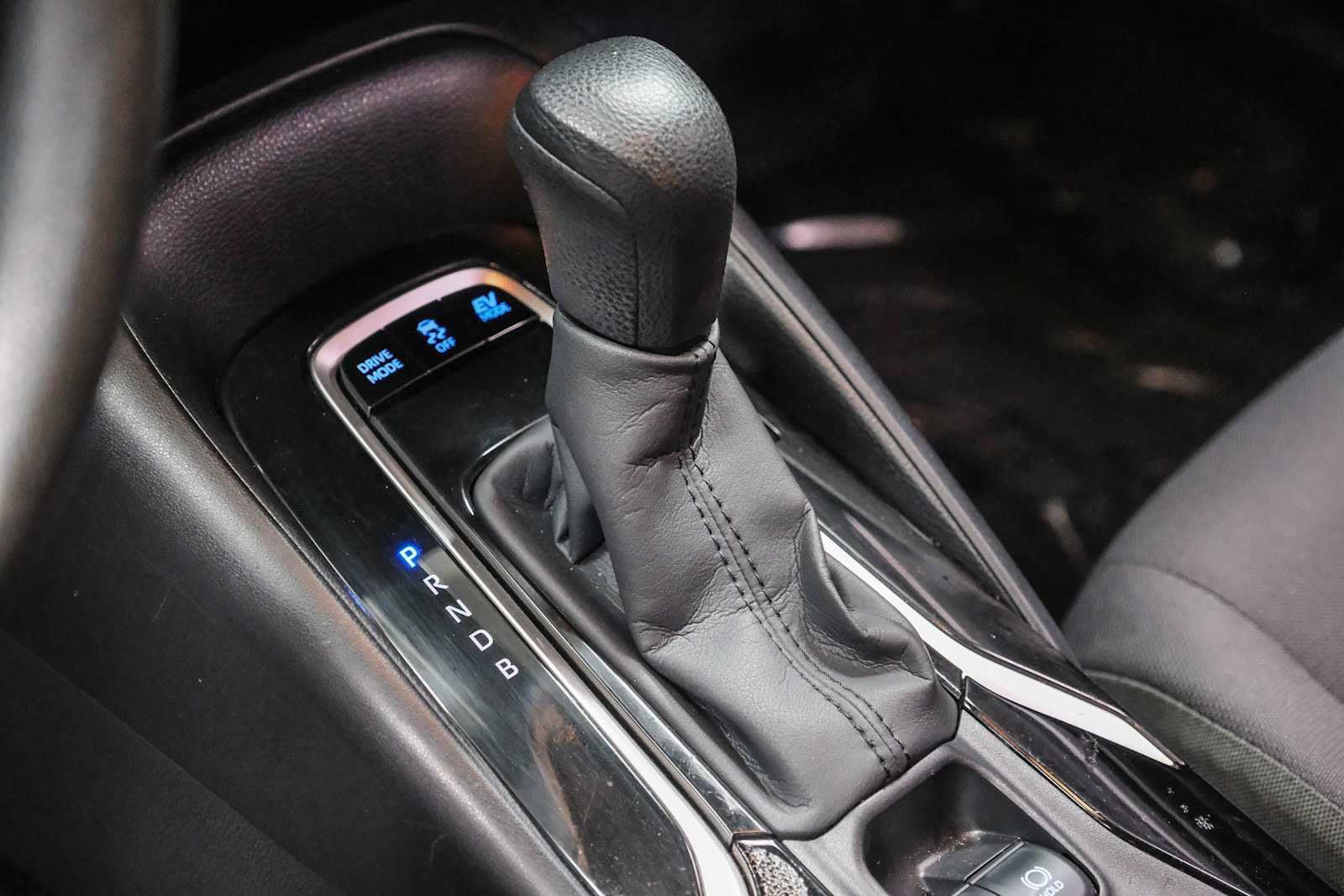 Used 2021 Toyota Corolla LE w/ Carpet Mat Package (TMS) FWD image 23